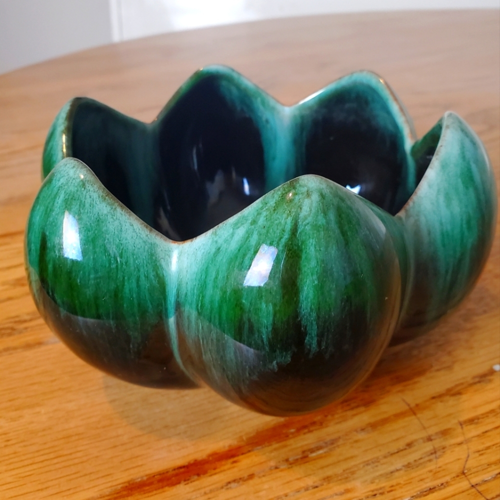 Vintage Blue Mountain Pottery Green Drip Glaze Lotus Planter, Pot, or Bowl